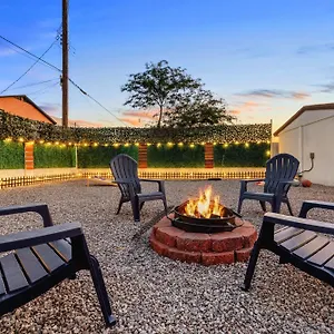 Holiday home Retreat - With King Bed - 10 Min From Airp - Unit C Phoenix